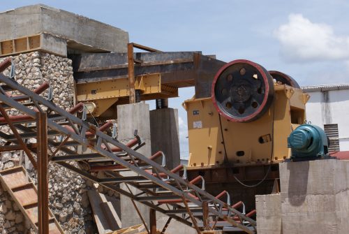 Que tipos de equipamentos são necessários para a linha de produção de areia e saibro?
